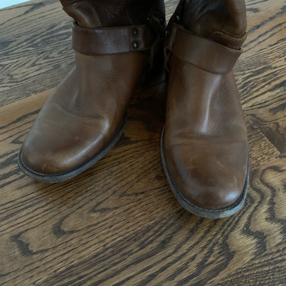 Frye boots. Classic! Go with everything! - Picture 4 of 5
